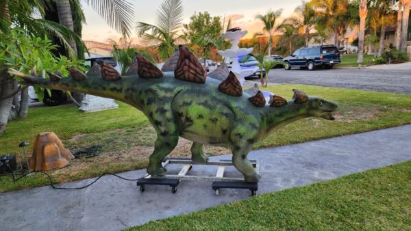 Stegosaurus Animatronic Prop With Assorted Palm Trees - Image 5