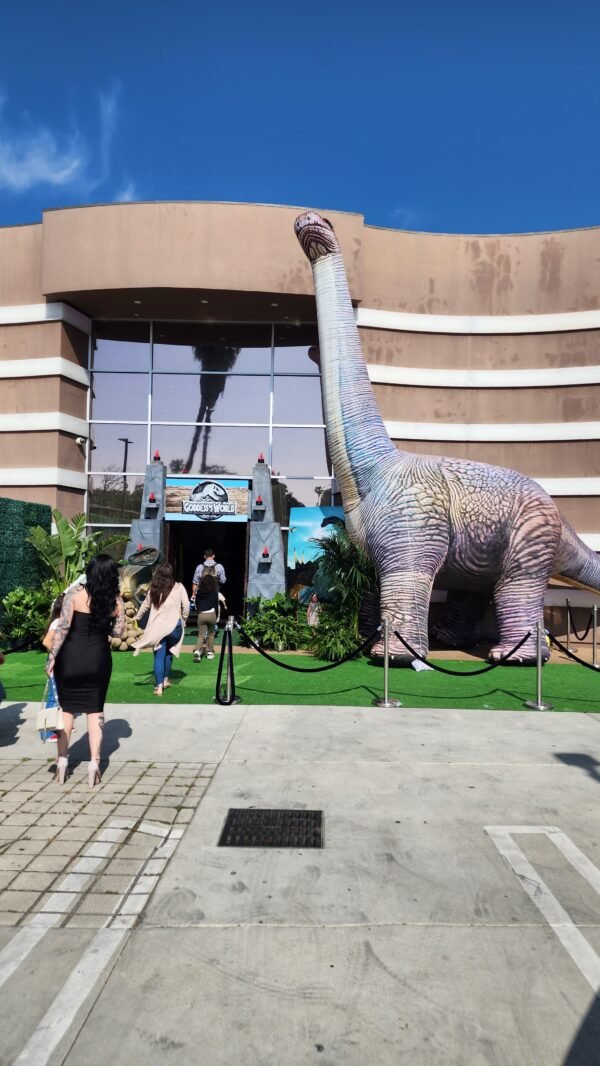Brontosaurus Inflatable Dinosaur - Image 9