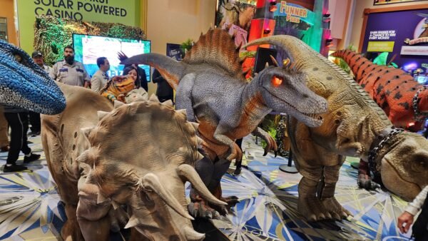 Spike the Spinosauri Walking Dinosaur - Image 2