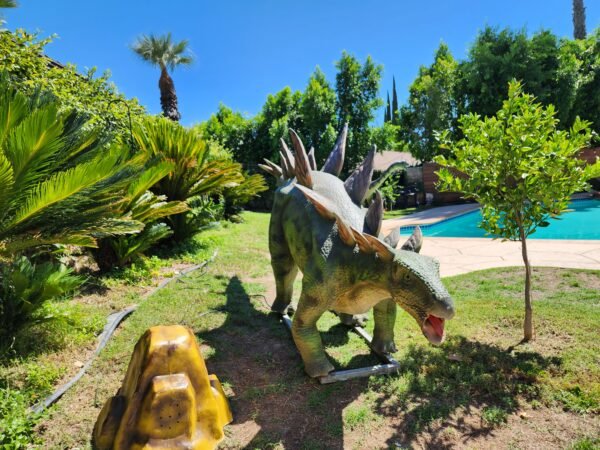 Stegosaurus Animatronic Prop With Assorted Palm Trees - Image 4
