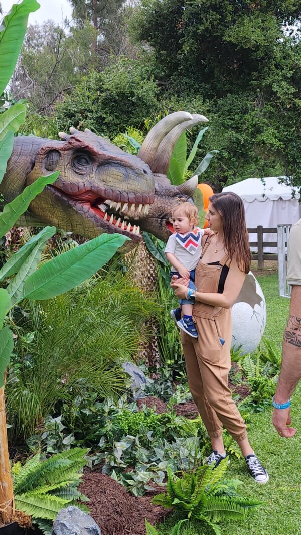 T-Rex Backdrop Animatronic Head With Assorted Palm Trees - Image 3