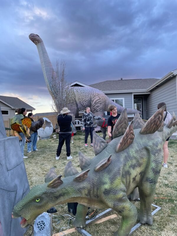 Brontosaurus Inflatable Dinosaur - Image 10