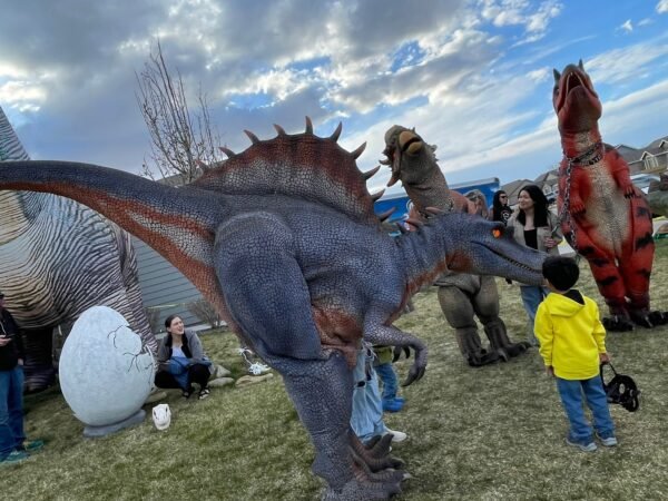 Spike the Spinosauri Walking Dinosaur - Image 8
