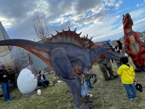 Spike the Spinosauri Walking Dinosaur - Image 5