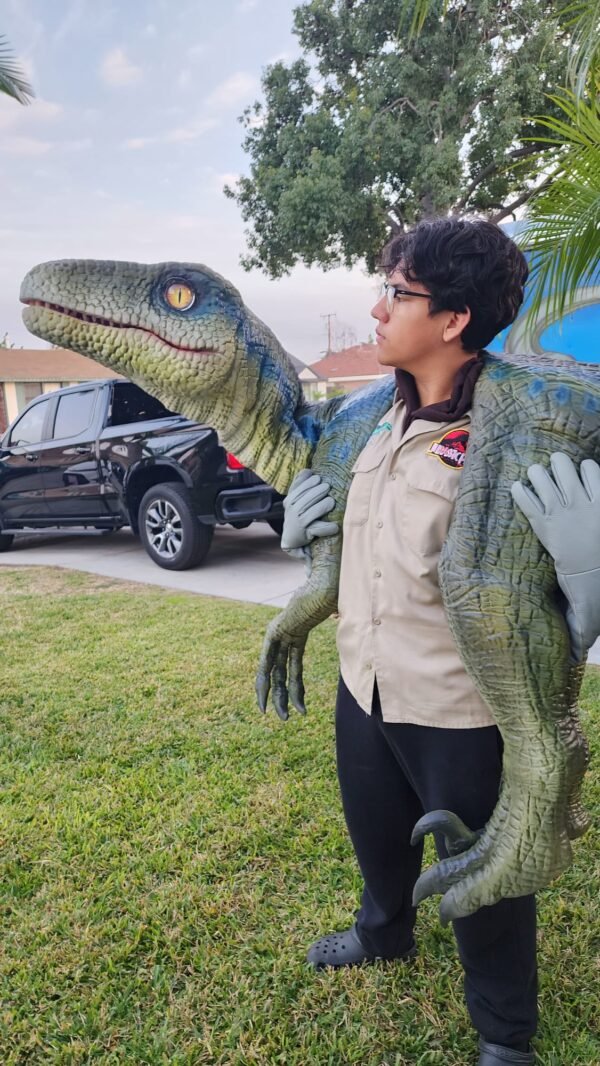 Velociraptor Shoulder Dinosaur - Image 2